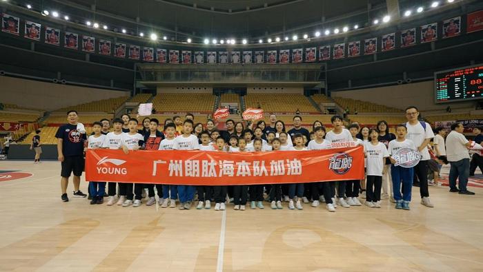 李寧最新活動(dòng),李寧最新活動(dòng)，運(yùn)動(dòng)場(chǎng)上的溫情故事