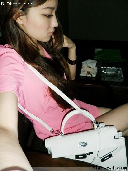 鄭州科技新品亮相，功能亮點(diǎn)與體驗(yàn)展示，遠(yuǎn)離色情內(nèi)容，感受科技魅力