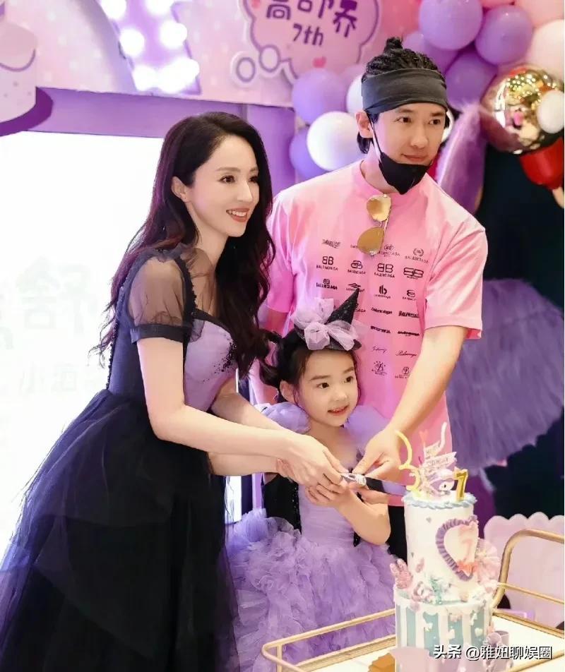 高云翔最新圖片，學(xué)習(xí)、變化與自信的舞臺(tái)風(fēng)采展示