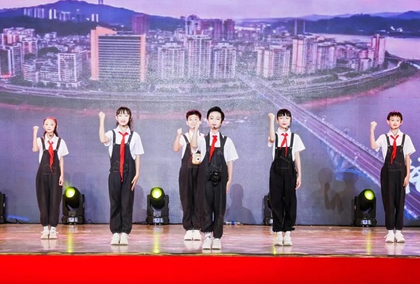 文化與時(shí)尚交融，最新廣場舞曲引領(lǐng)2024風(fēng)尚