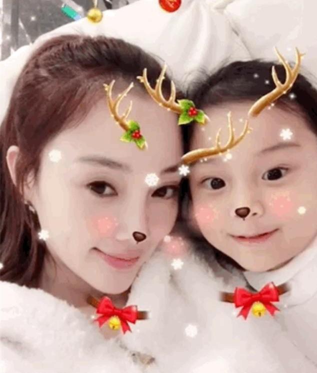 李小璐展現(xiàn)新篇章，最新新聞閃耀登場(chǎng)！