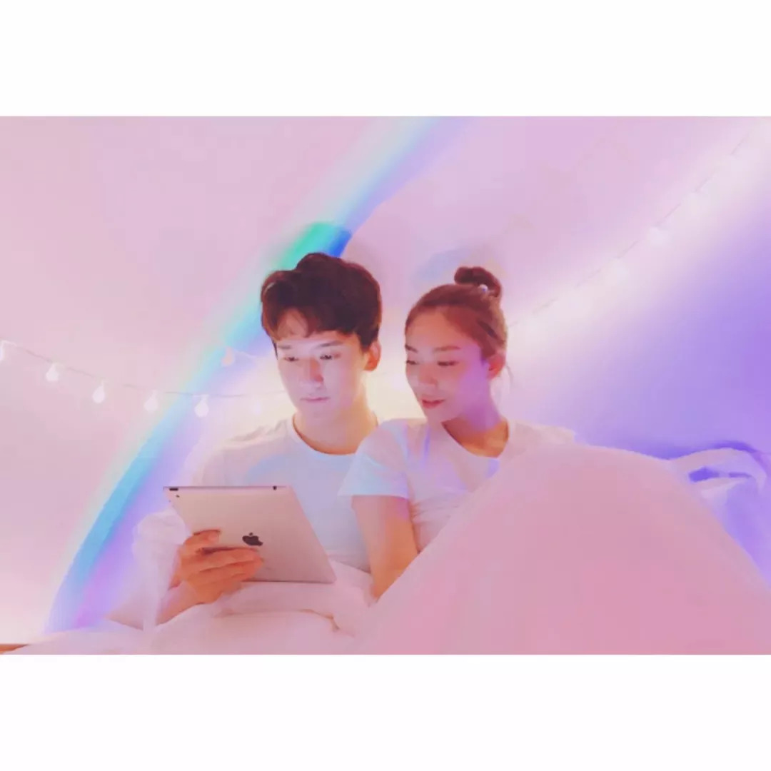 最新白邊情侶頭像2024，愛(ài)的日常趣事與甜蜜瞬間