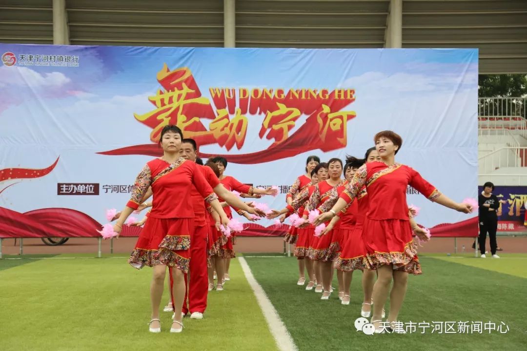 雪山姑娘的獨特風(fēng)情，最新水兵舞在小巷深處的展現(xiàn)