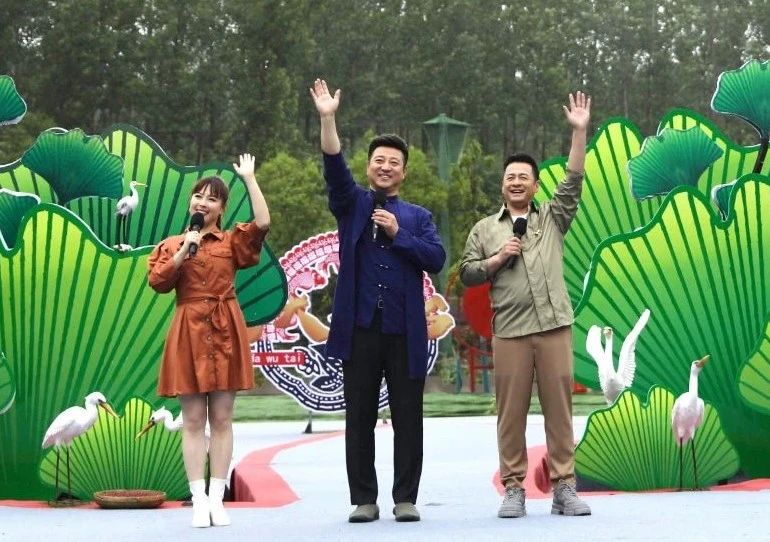 新浪最新消息，友情與家庭的溫馨日常時(shí)刻