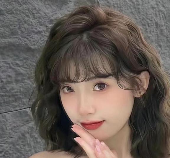 2024最新女式短發(fā)發(fā)型，展現(xiàn)自信與美麗的青春風(fēng)采