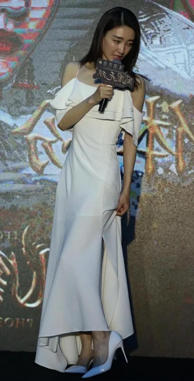 王麗坤最新發(fā)布會驚艷亮相，星光閃耀的瞬間