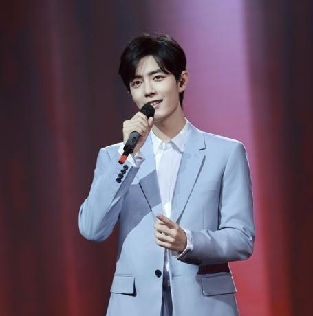 肖戰(zhàn)最新應(yīng)援點(diǎn)亮科技之光，新品璀璨，生活因你而精彩