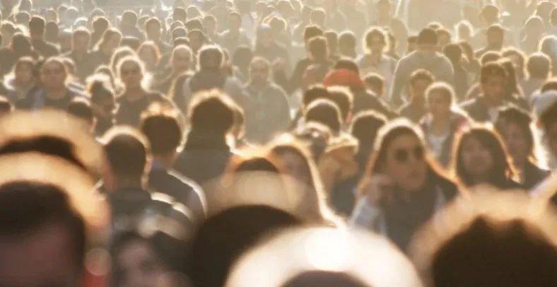 最新疫情復(fù)陽背景下，變化中的學(xué)習(xí)與自信成就的力量鑄就新篇章