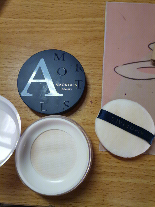 最新散粉測評，與自然美景同行，尋找內(nèi)心的寧靜與平和的妝容秘籍