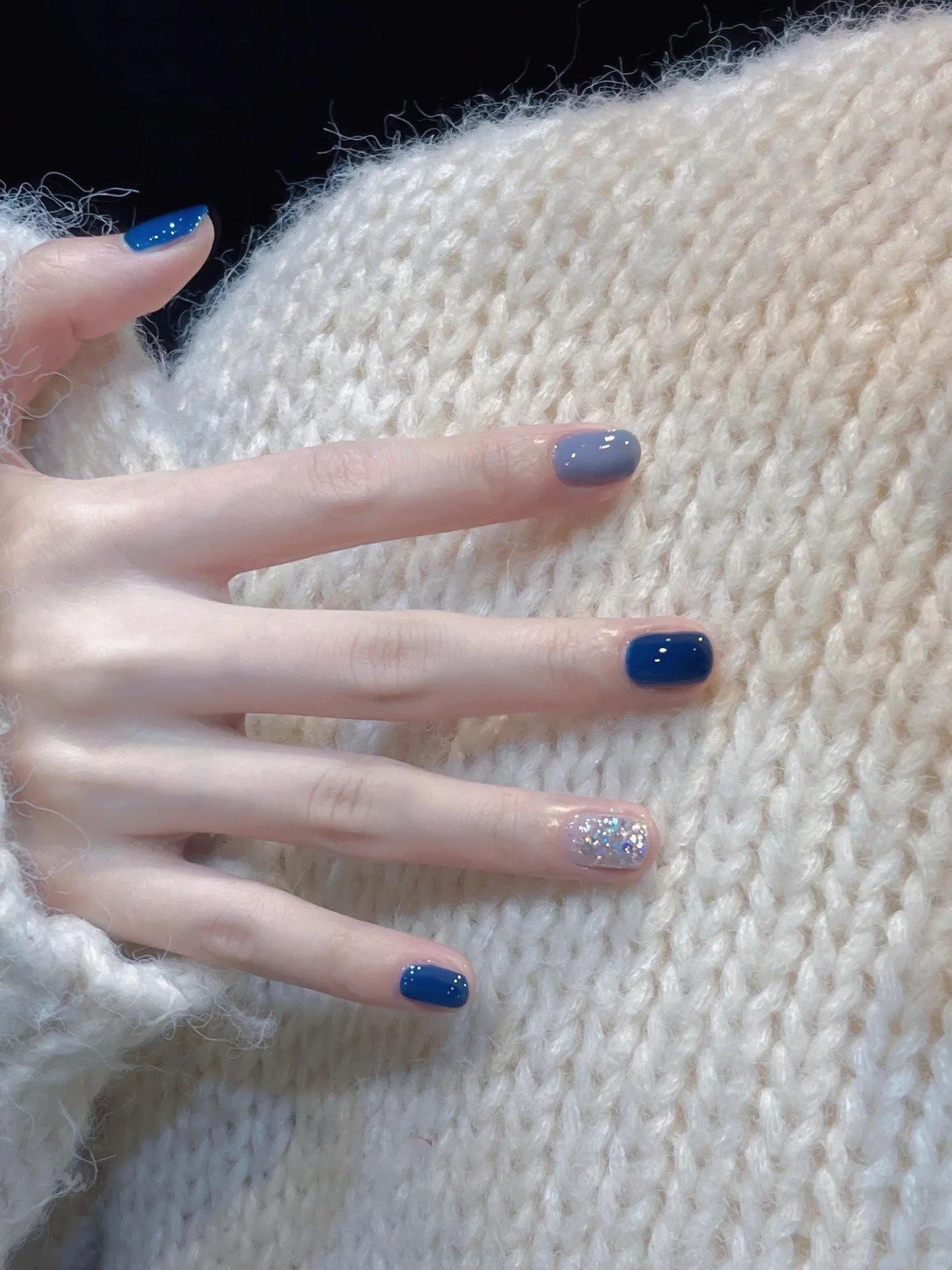 最新美甲時尚，愛的色彩與日常陪伴的魅力