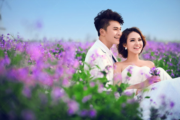 秋霞最新婚,秋霞最新婚，一場(chǎng)自然美景的探索之旅