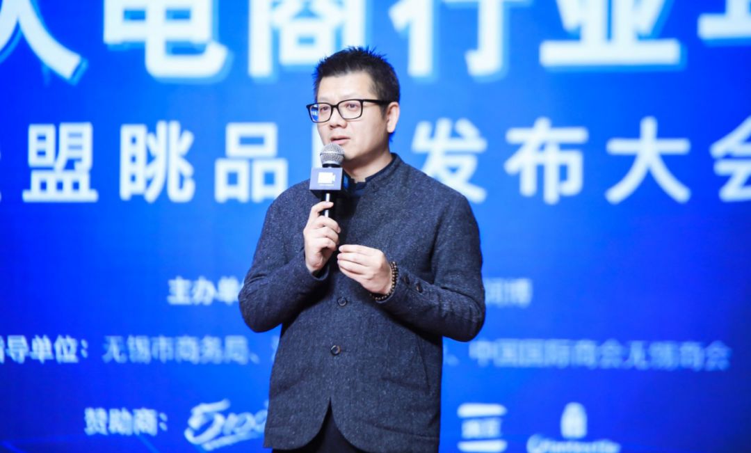 方凱雷最新,方凱雷最新動(dòng)態(tài)，探索科技前沿，引領(lǐng)行業(yè)創(chuàng)新