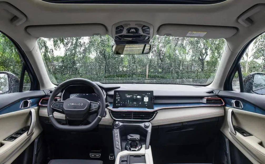 領(lǐng)克最新內(nèi)飾驚艷亮相，高級質(zhì)感令人矚目！