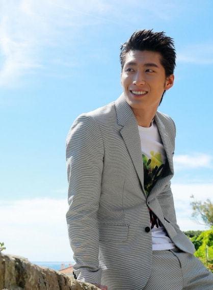 揭秘演員張博背后的神秘愛情故事，與妻子的娛樂圈愛情故事曝光