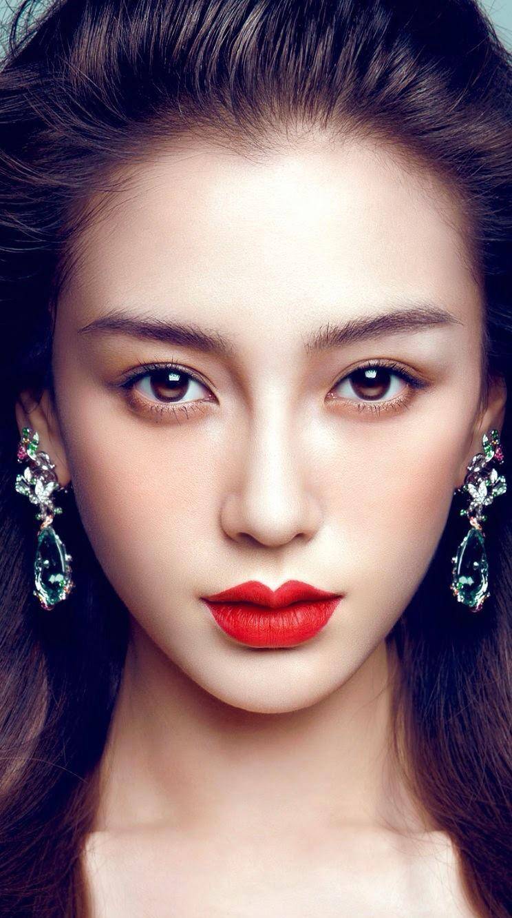 女明星唇色之旅，探尋內(nèi)心平靜的唇妝藝術