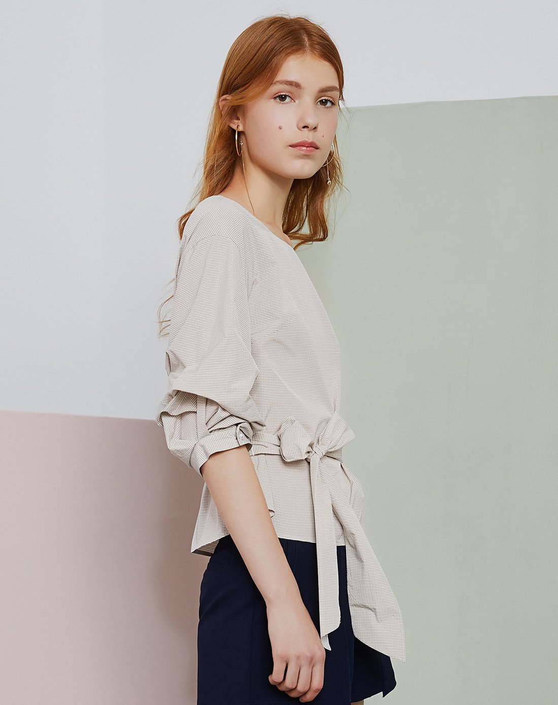 紅袖新款服飾，時尚自信之源，引領(lǐng)風尚變化之路