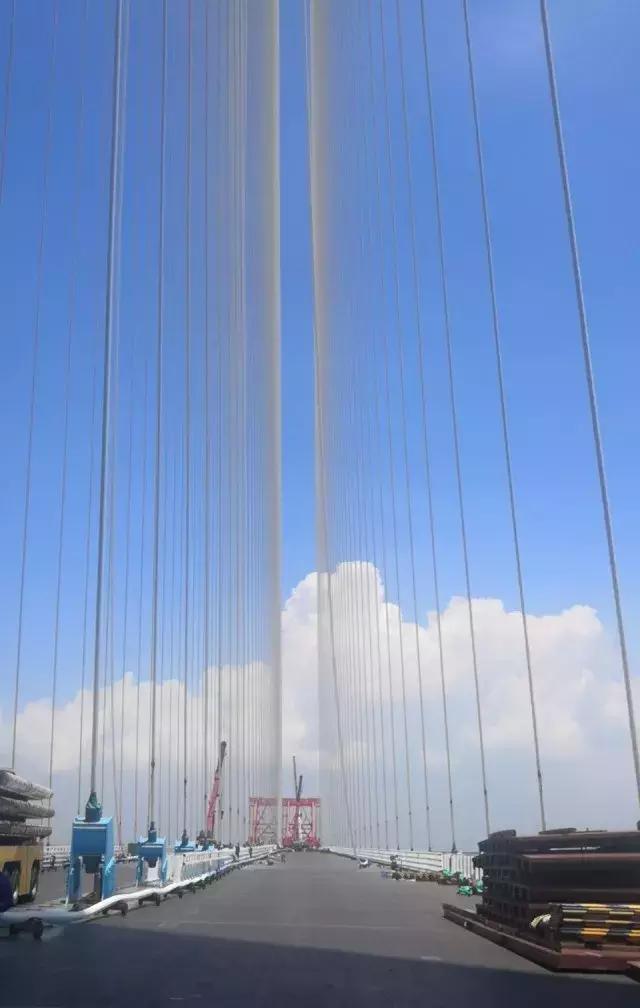 滬通長(zhǎng)江大橋最新工程動(dòng)態(tài),滬通長(zhǎng)江大橋最新工程動(dòng)態(tài)，橋上的友情與家的溫馨