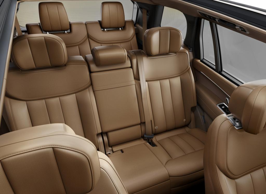 全新攬勝亮相,全新攬勝亮相，小巷中的隱藏寶藏，探索未知的獨特風情！