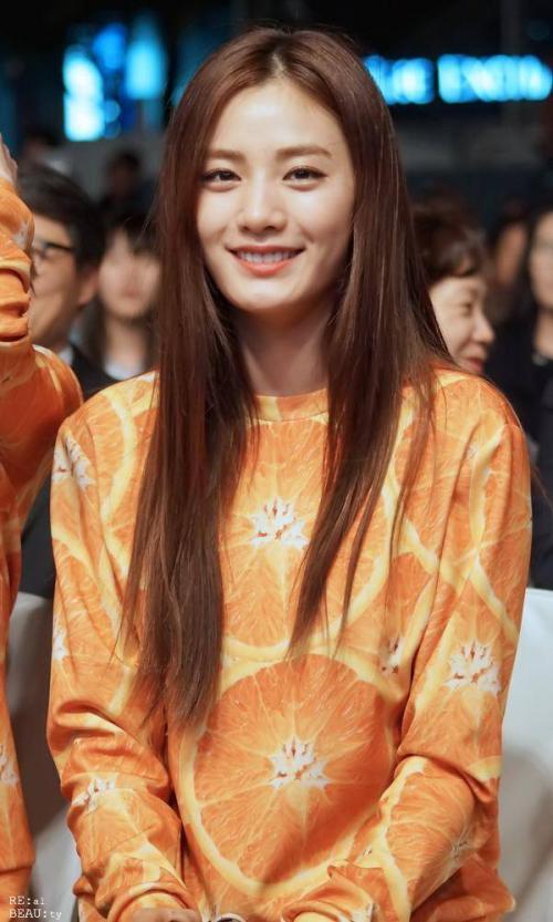 韓國(guó)女明星的心靈之旅，自然美景探尋與內(nèi)心平靜的追尋