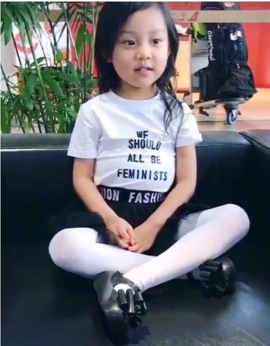 李小路女兒近照，自然美景中的探索之旅獨家曝光