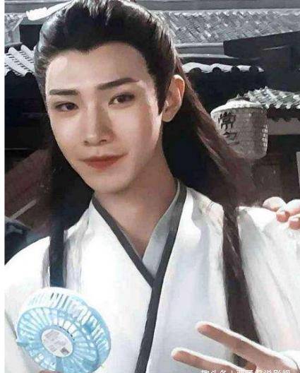 探尋舞臺(tái)與銀幕背后的藝術(shù)之旅，演員視鏡深度解析