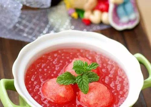 最新西瓜吃法，挑戰(zhàn)味蕾的勵志之旅，激發(fā)自信與成就感