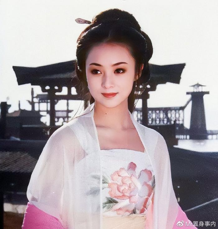 董智芝的表演藝術(shù)之路，如何學(xué)習(xí)表演藝術(shù)并邁向舞臺成功之巔