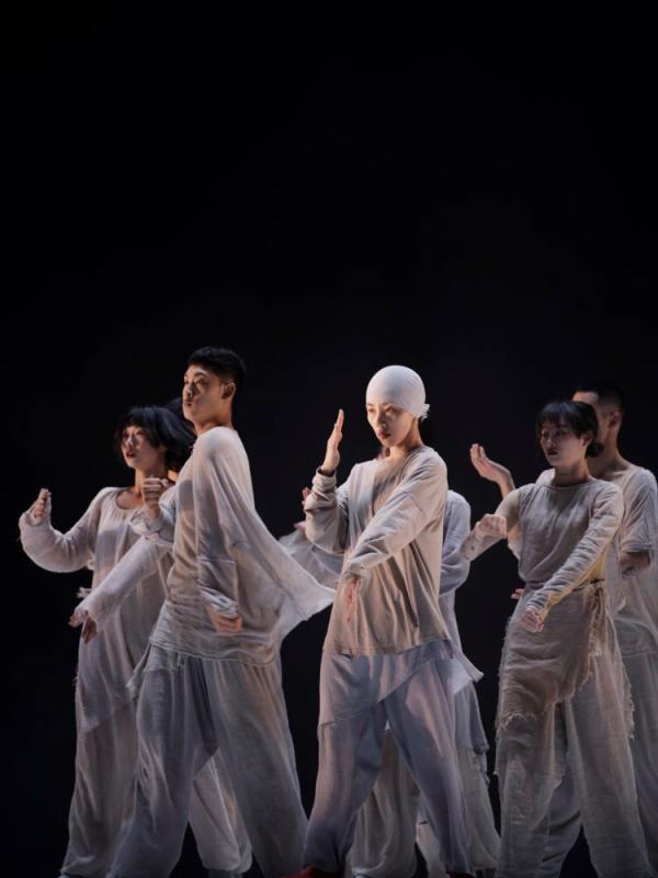 外國(guó)女明星名字大全，自然美景鼓舞之旅的明星閃耀之路