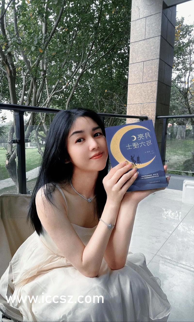 科技與藝術交融，動漫美女脫光衣服的全新體驗