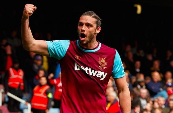 實(shí)況足球8最新轉(zhuǎn)會(huì)動(dòng)態(tài)，轉(zhuǎn)會(huì)市場(chǎng)風(fēng)云變幻揭秘