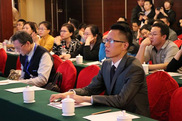 脫發(fā)最新進(jìn)展，頭頂奇遇與友情力量的力量探索