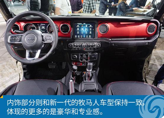 最新WWE狂野角斗士，熱血激戰(zhàn)，榮耀歸來！