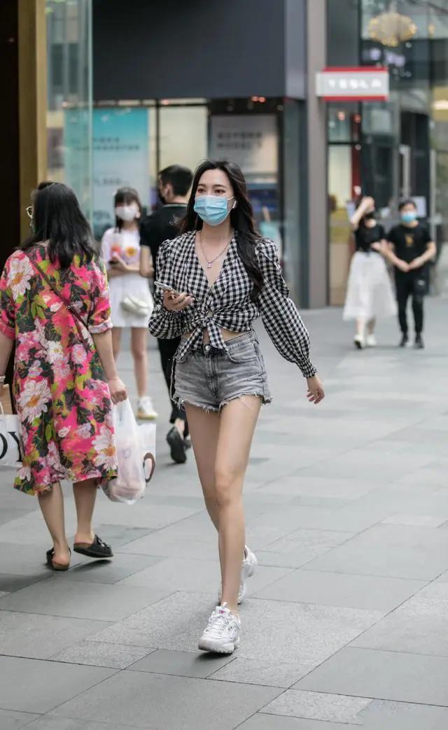 最新女裝短褲時尚趨勢與個人立場探討