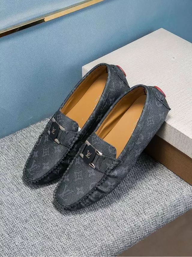 LV最新男鞋，時尚之選，情感之絆
