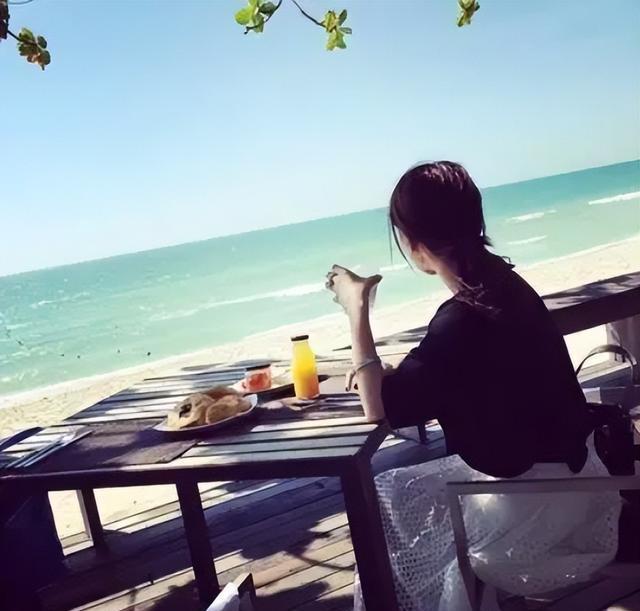 時(shí)尚選擇背后的多元解讀，最新頭像背影引領(lǐng)潮流趨勢(shì)