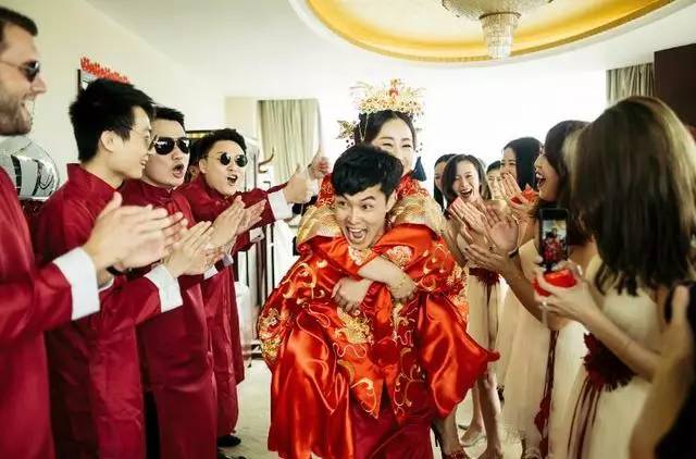 婚禮搶親游戲最新，愛的狂歡與友情紐帶，創(chuàng)意無限，歡樂無限！