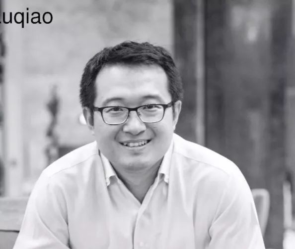 何匡最新女友，變化的力量與自信成就之路的見證者