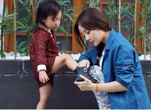 李小璐最新眼睛照片，科技魅力下的視界革新之美