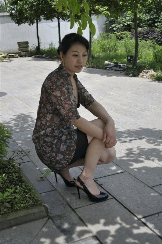 最新熟女論壇免費(fèi)，自信與成就感的蛻變，熟女們的勵(lì)志前行之路！