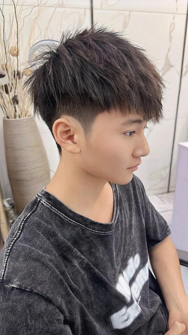 時尚變遷，探索短發(fā)型風(fēng)潮與影響，展望2025最新流行趨勢