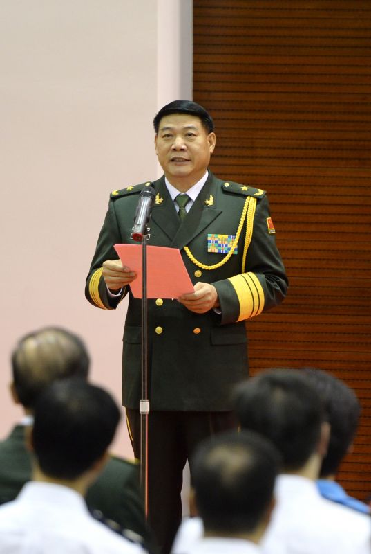 駐港部隊(duì)新任司令與自然美景的奇妙之旅