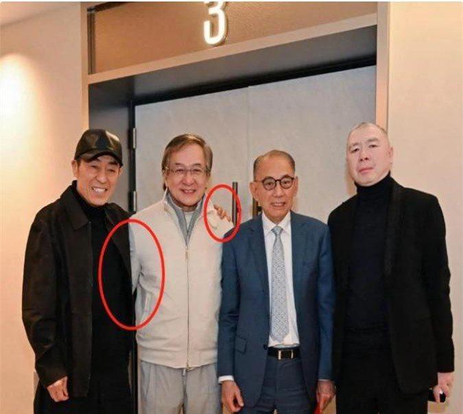 成龍最新動態(tài)揭秘，小巷深處的驚喜探索之旅（2025年）