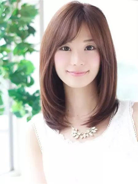 從入門到精通，2025最新短直發(fā)發(fā)型指南，引領時尚風潮！