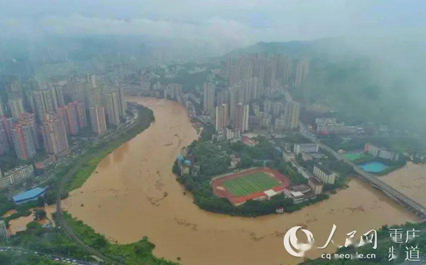 洪峰來襲，背景、事件、影響與時代重要性解析