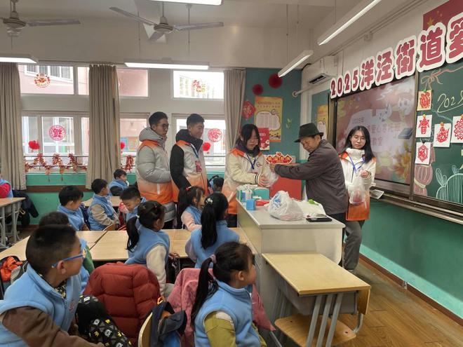 上海最新上課，時(shí)代背景下的教育革新探索