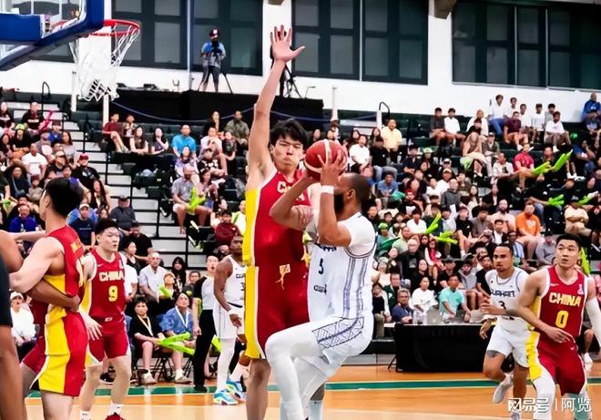 最新籃球賽事，賽場(chǎng)上的溫情與陪伴