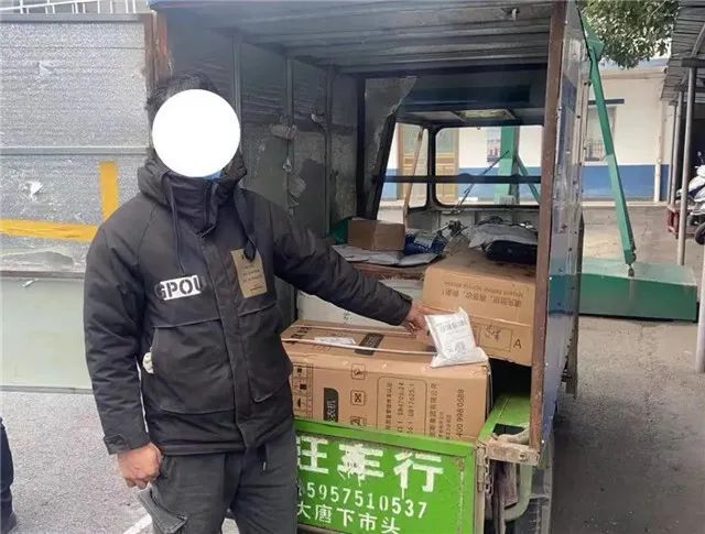最新快遞員偷快遞現(xiàn)象，原因解析與應對策略