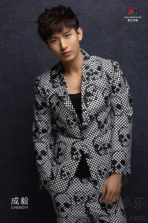 成毅最新劇透揭秘，小巷深處的獨(dú)特風(fēng)情