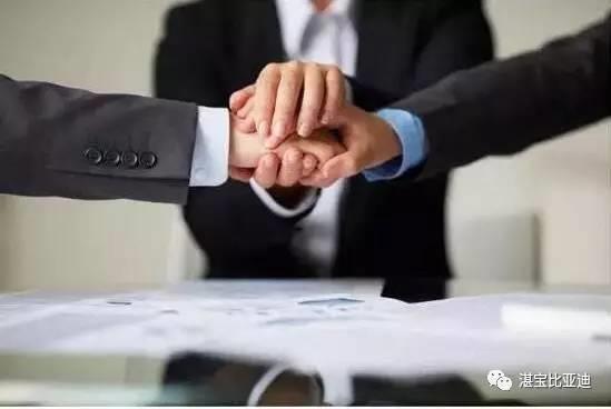 黃金交易最新價(jià)格及市場(chǎng)走勢(shì)分析，多方觀點(diǎn)與個(gè)人立場(chǎng)探討