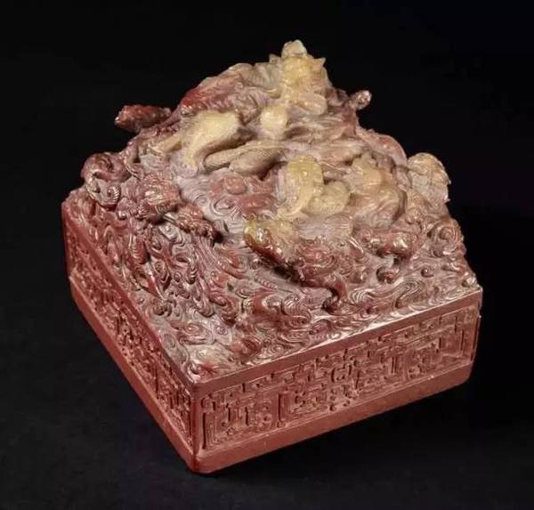 時代之光下的璀璨明珠，最新款寶雕亮相！